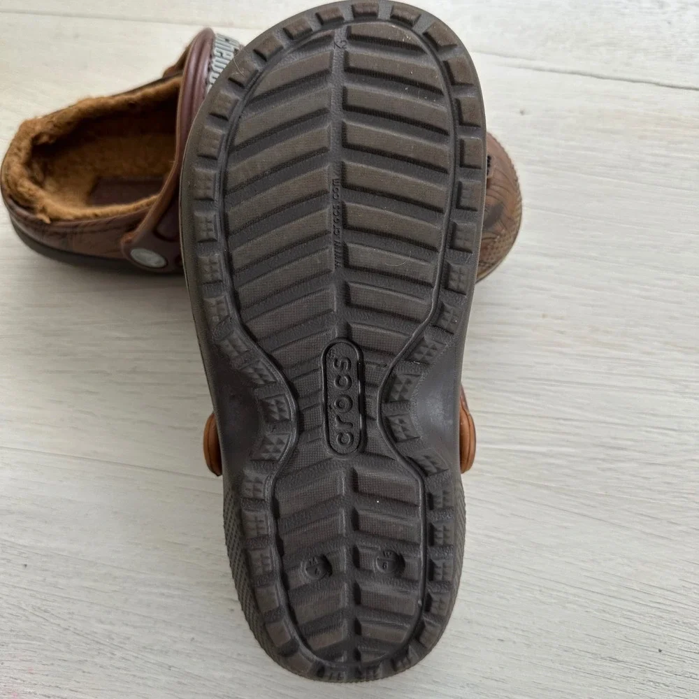 Crocs‎ x Star Wars Chewbacca Fuzz Lined Clogs Brown Men 4 Women 6 Jibbitz Charms